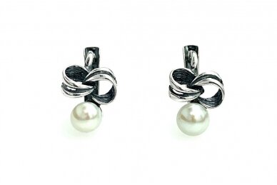 Earrings with cultivated freshwater pearl A981400240