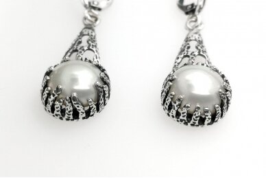Earrings with cultivated freshwater pearl A3283451040 1