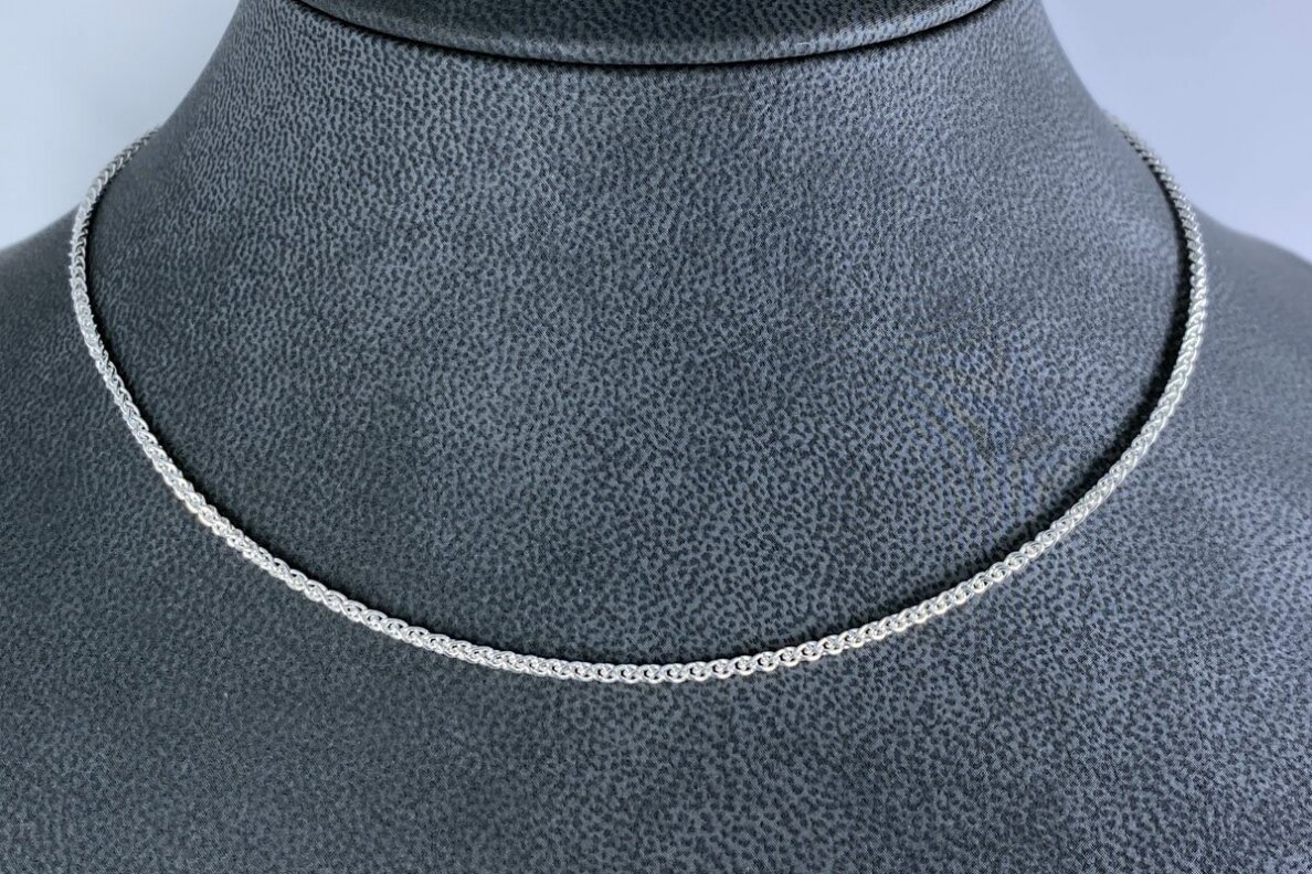 Silver chain 1