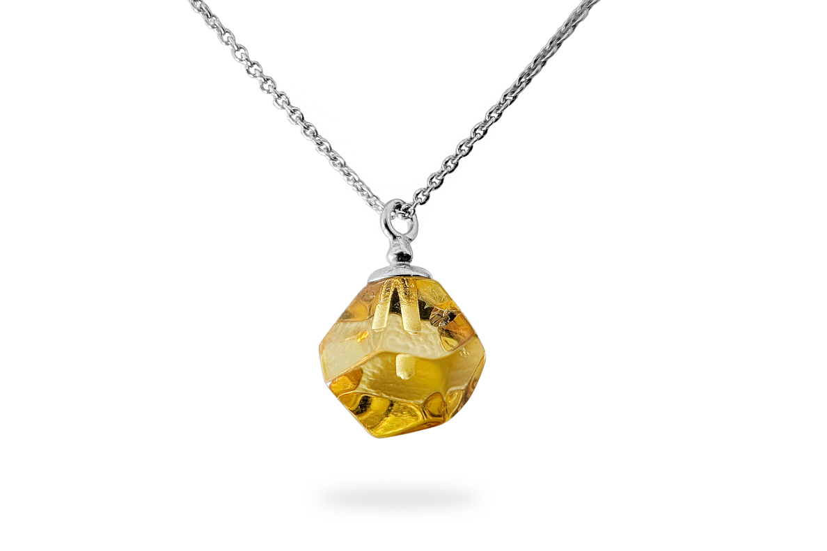 Silver chain with Amber Silver chain with Amber