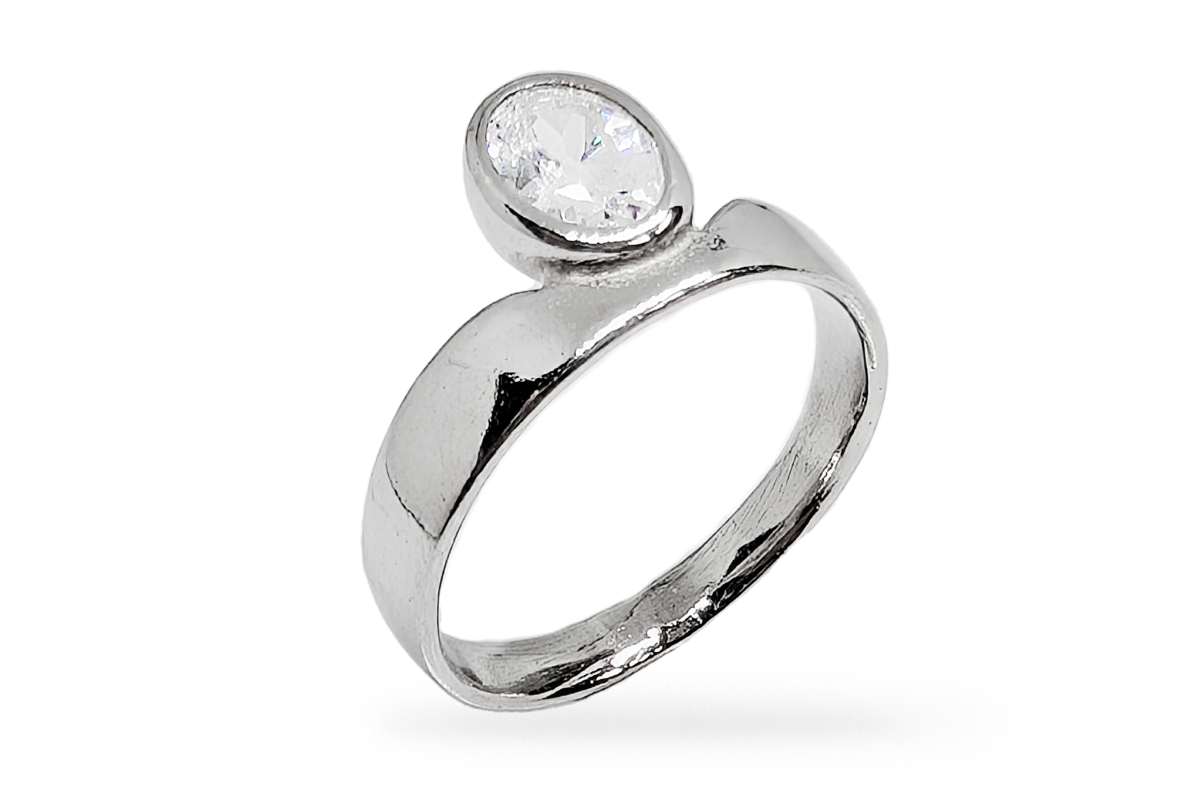 Silver ring with Zircon Silver ring with Zircon