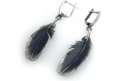 Silver Feather Earrings A3144400590 1