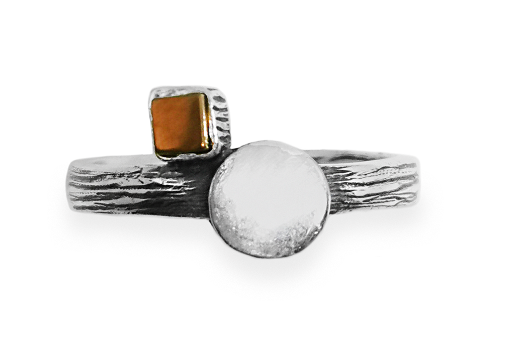 Exclusive ring with Hematitte 2 Exclusive ring with Hematitte 2