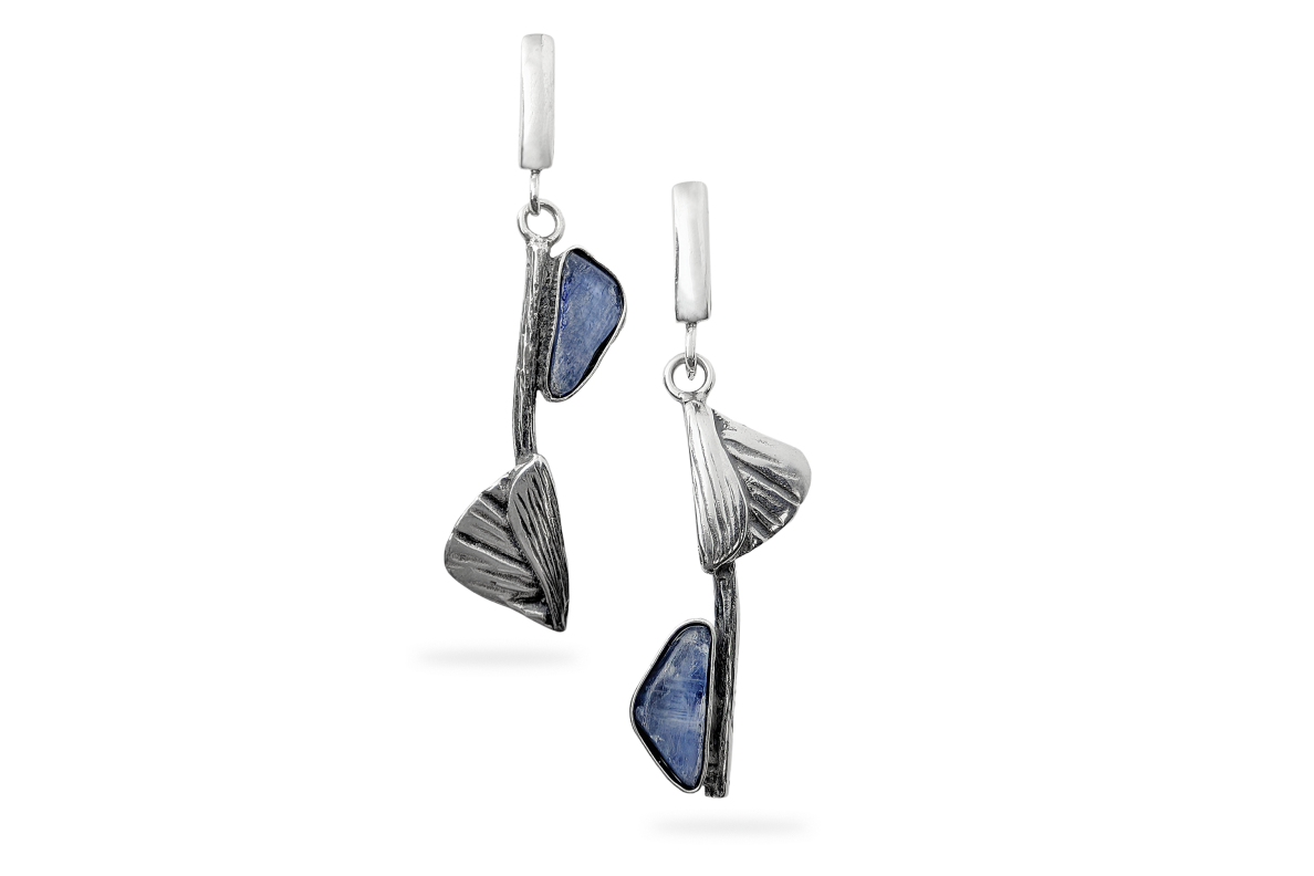 Exclusive earrings with Kyanite