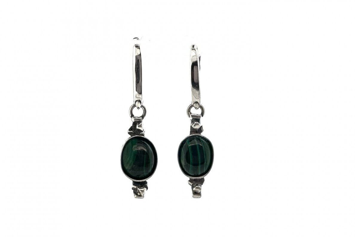 Exclusive earrings with Malachite