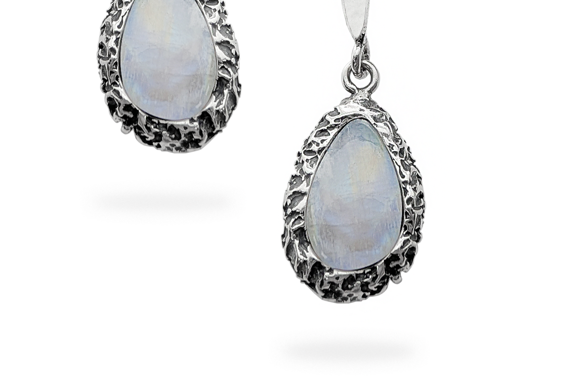 Exclusive earrings with Moonstone 2