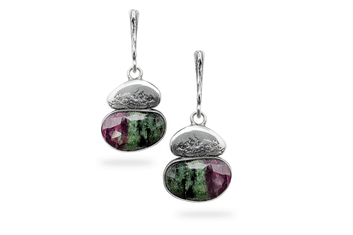 Exclusive earrings with Ruby