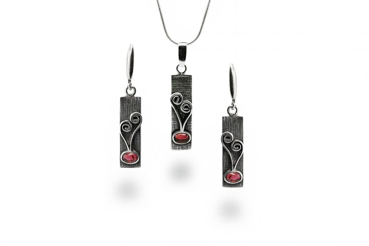 Exclusive set with Garnets Exclusive set with Garnets