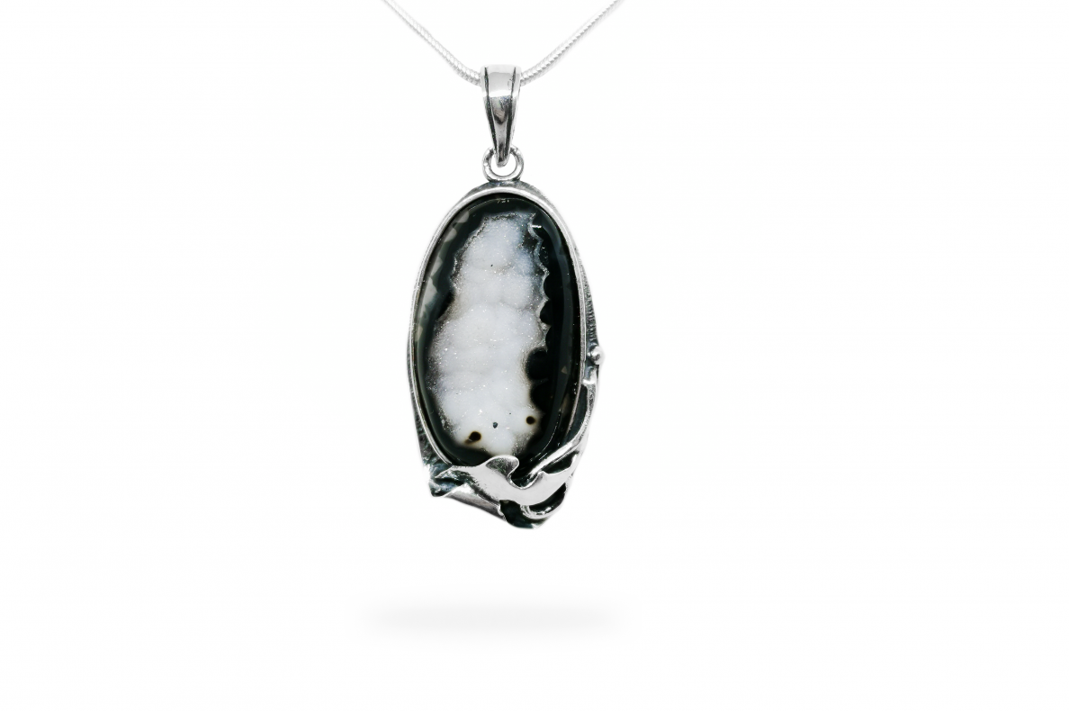 Exclusive pendant with Chalcedony Exclusive pendant with Chalcedony