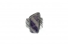 Exclusive ring with amethyst