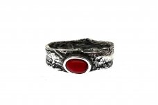 Exclusive ring with Coral