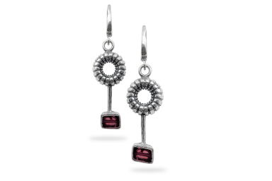 Exclusive earrings with Garnets Exclusive earrings with Garnets