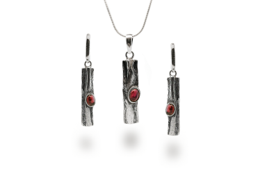 Exclusive set with Garnet Exclusive set with Garnet
