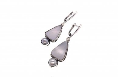 Earrings with Cultured pearl 1