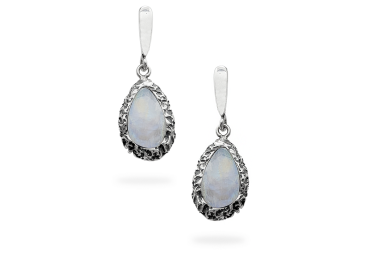 Exclusive earrings with Moonstone