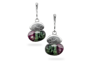 Exclusive earrings with Ruby