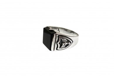 Vyriškas žiedas su oniksu Ž0000351220 Vyriškas žiedas su oniksu Ž0000351220